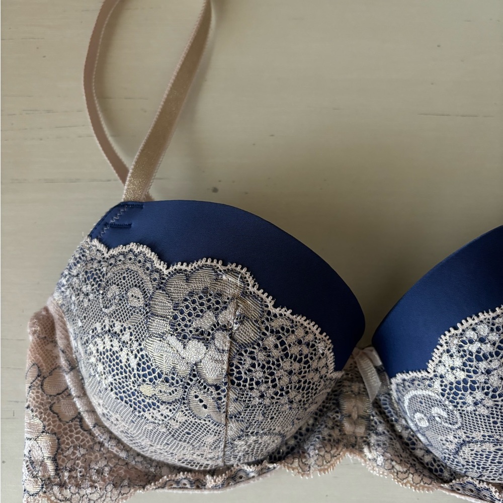 Victoria’s secret navy blue and cream lace dream angels lined demi bra 32D - Picture 3 of 6